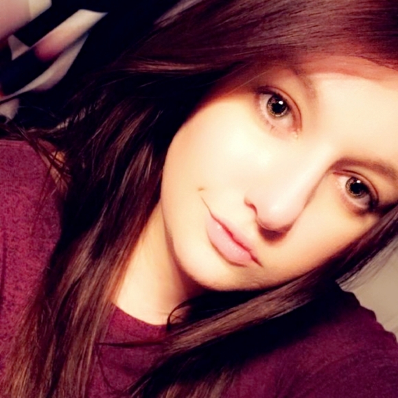 Meet your Posher, Taylor - Picture 1 of 1